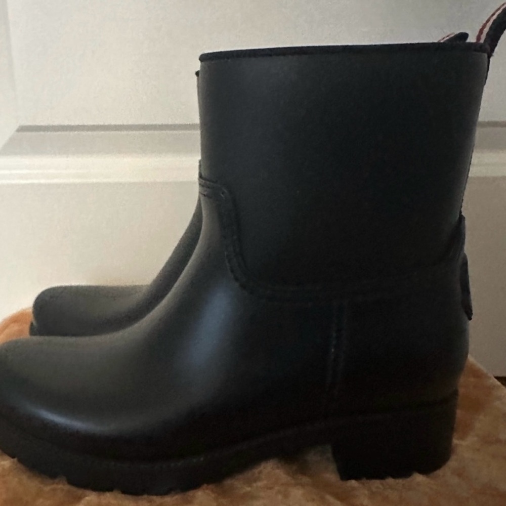 Moncler Ginette grosgrain-trimmed rubber rain boots
Size: 39